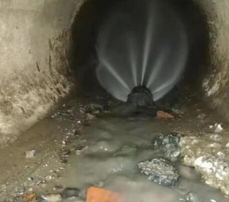 乌马河市政管道清淤