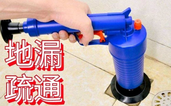 乌马河疏通地漏